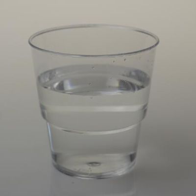 Cốc nhựa chất lượng thực phẩm bền có thể tùy chỉnh và hoàn hảo cho đồ uống rượu vang và nước