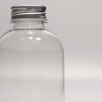 Durable Round PET Bottles with Screw On Lids for Tight Sealing